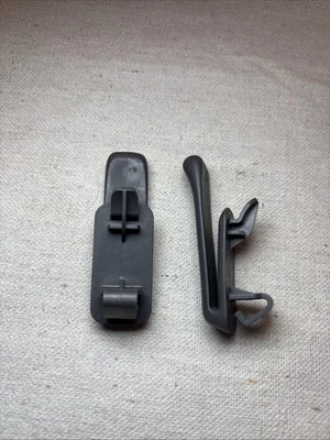 НАПРАВЛЯЮЩИЕ КРЮЧКИ ДЛЯ ЗАДНЕГО РЕМНЯ БЕЗОПАСНОСТИ TOYOTA CELICA 2000-2005 ОТ ОРИГИНАЛЬНОГО ПРОИЗВОДИТЕЛЯ Б/У - Изображение 1 из 4