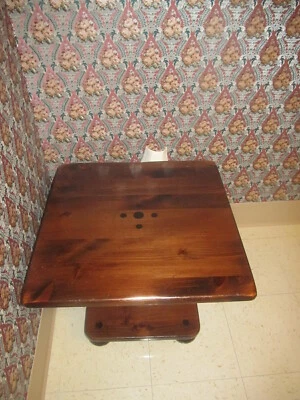 Mesa auxiliar cuadrada con pedestal de pino taberna antigua Ethan Allen 12 8001 OFERTA Foto 1 de 4