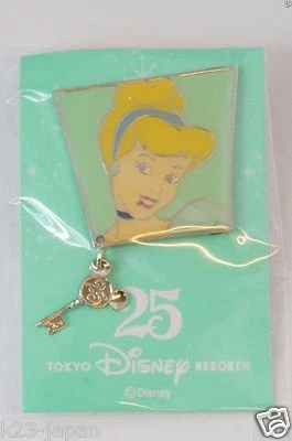 东京迪士尼度假区徽章 TDR 25 周年 20 号灰姑娘  — 第 1/4 张图片