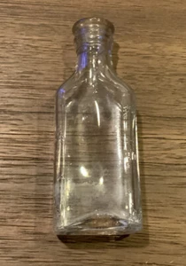 Botella de medicina vintage de vidrio con marca de 1 OZ, ¡muy bonita!! - Imagen 1 de 5
