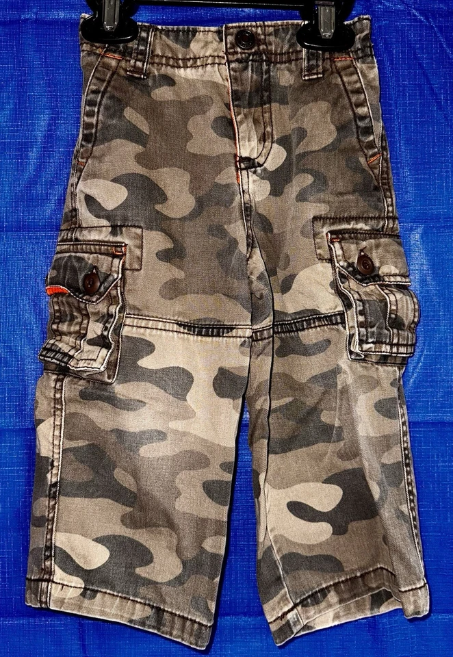 Pantalones cargo camuflados marrón y naranja talla 18 meses Carter’s para bebés niños pequeños Foto 1 de 4