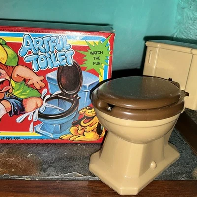 Juguete de colección ingenioso mordaza de inodoro regalo #335 hecho en Hong Kong nuevo de stock chorro Foto 1 de 4