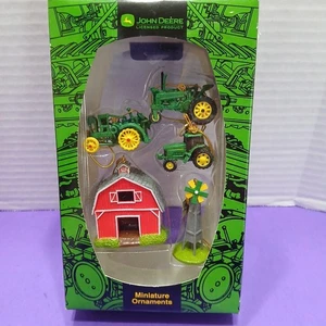 John Deere Enesco Miniatur Bauernhof Ornamente - Bild 1 von 5