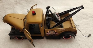 Jada 1:24 Diecast Von Dutch TIKI TOW TRUCK 1953 Chevy - Picture 1 of 14