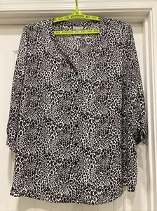 Catherines Plus SZ 4X Top Black White Animal Print V Neck Chiffon Tie Sleeve Hem - Picture 1 of 13