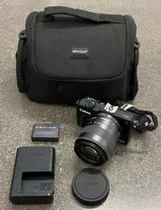 Canon EOS M2 nera fotocamera digitale mirrorless 18,0 MP obiettivo EF-M 18-55 con borsa - Foto 1 di 11
