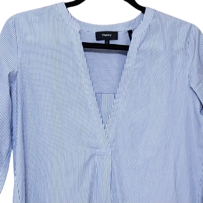 Blusa túnica Theory Ofeliah costera a rayas, cuello en V profundo, espalda abotonada Foto 1 de 4