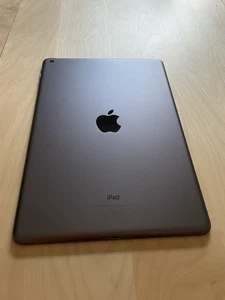 Apple iPad 7. Generacja 128GB WiFi space grey - Zdjęcie 1 z 9