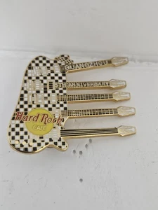 Hard Rock Cafe GUANGZHOU 5th Anniversary PIN Chitarra HRC - Foto 1 di 4