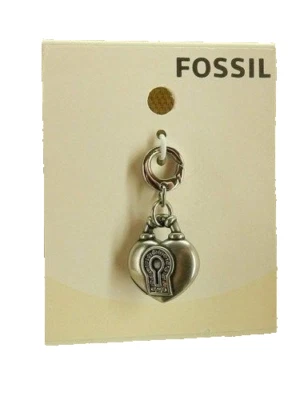 Dije de pulsera con bloqueo de corazón fósil tono plateado ¡Nuevo!  Foto 1 de 2