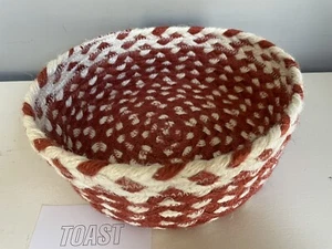 New TOAST UK Braided Rug Company Hand Woven Basket Brick/Ivory - Picture 1 of 5