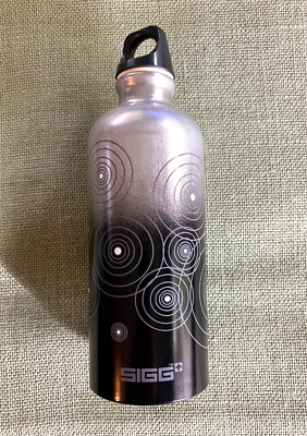 SIGG WATER BOTTLE Recycled Aluminum TRAVELLER MYPLANET 600ml/20oz BLACK SILVER - Image 1 of 4