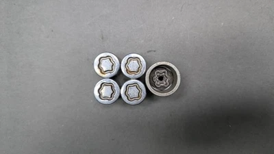 Juego de bloqueo de rueda de tuerca Mazda MX-5 Miata 2006-2015 OEM Foto 1 de 4