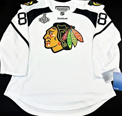 NUEVO CON ETIQUETAS-S * CAMISETA PRÁCTICA PATRICK KANE CHICAGO BLACKHAWKS 2010 STANLEY CUP REEBOK Foto 1 de 4