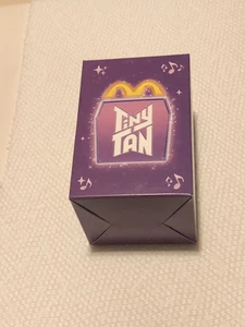 2025 McDonalds #3 Suga TINY TAN x BTS 2025 Happy Meal Spielzeug in Box mit Karte - Bild 1 von 6