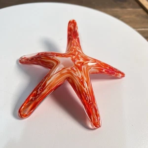 Unique WALKING STARFISH Art Glass Paperweight GLOW IN THE DARK Nautical Sea - Foto 1 di 9