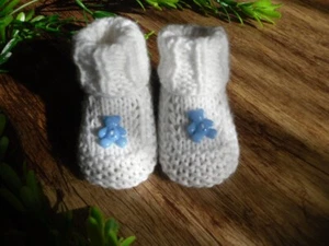 HAND KNITTED BABY BOOTIES, 0-6 Months - Picture 1 of 5