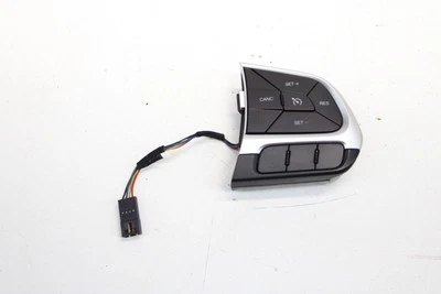 2015-2023 JEEP RENEGADE ANEL DE DIREÇÃO DIREITA BOTÃO INTERRUPTOR DE CONTROLE DE CRUZEIRO FABRICANTE DE EQUIPAMENTO ORIGINAL - Imagem 1 de 4