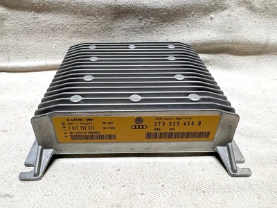 Amplificador de audio VW Volkswagen Passat Blaupunkt 2012-2013 amplificador 3T0035456B - OEM Foto 1 de 4