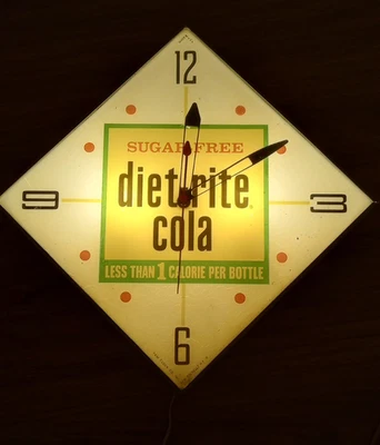VINTAGE 1960'S DIET RITE COLA ILLUMINATED ELECTRIC BUBBLE CLOCK PAM WORKS GREAT - Image 1 of 4