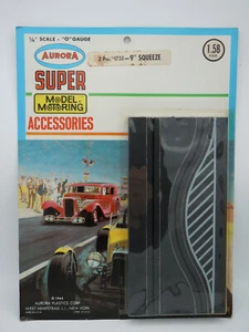 AURORA SUPER MODEL MOTORING O GUAGE WIDE TRACK 9" SQUEEZE ~ 2 PC NEW ON CARD - Picture 1 of 3