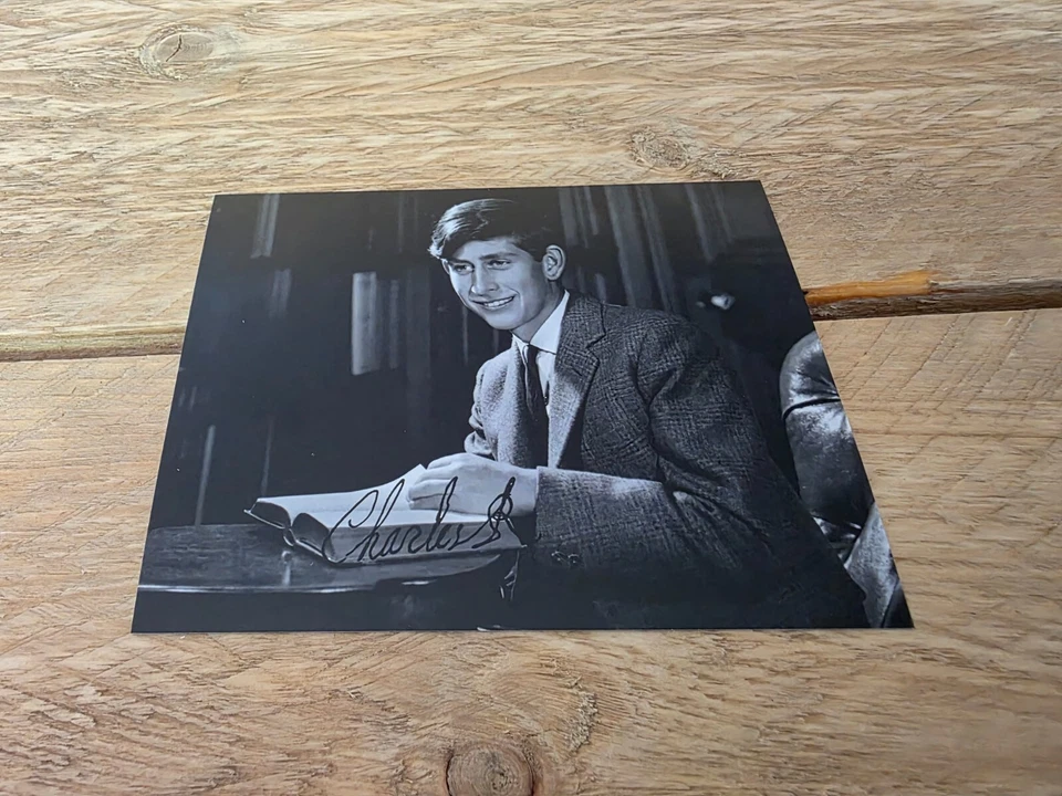 PRINZ CHARLES / KING CHARLES / ENGLAND Repro-Autogramm -ca. 10x13 - (926) - Bild 1 von 1