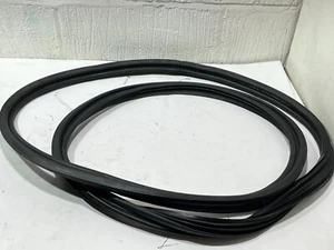 SSANGYONG TIVOLI HATCHBACK MALETERO TRASERO TAPA PUERTA TRASERA SELLO DE GOMA 2015-ON - Imagen 1 de 6