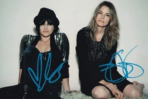 Uh Huh Her Signed Autographed 4x6 Photo Indie Rock Camila Grey Leisha Hailey - Picture 1 of 3