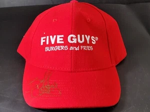 BILL COSBY HANDSIGNIERTES AUTOGRAMM Baseballmütze FIVE GUYS BURGER. Mitarbeiter getragen - Bild 1 von 9