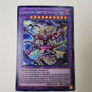 Crimson Nova Trinity the Dark Cubic Lord- MVP1-ENS40 - Secret Rare - NM - 1st ed - Imagen 1 de 2