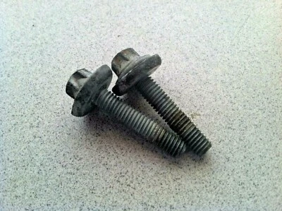 2002-2009 MERCEDES-BENZ E500 W211 ~ CYLINDER HEAD COVER SCREW  - Image 1 of 3