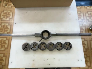 VTG WELL # 90 Holder + (6) 2” Round Split Dies 1/4, 7/16, 1/2, 5/8, & (X2) 3/4 - Picture 1 of 6