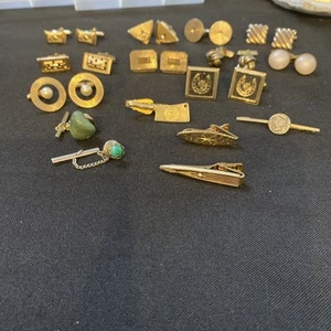 Vintage Large Gold Tone LOT 10 Pairs Cufflinks 6 Tie Tac /Bars - Picture 1 of 7