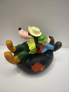 Vasca da bagno giocattolo vintage Burger King Disney Pippo film Max e Pippo zattera nera - Foto 1 di 6