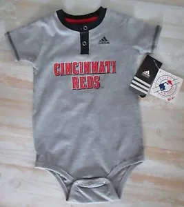 ¡NUEVO CON ETIQUETAS! MLB CINCINNATI REDS ADIDAS GRIS BODY TRAJE 3 A PRESIÓN TALLA 24 MESES ¡ENVÍO GRATUITO! - Imagen 1 de 5