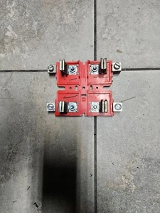 Enchufe medidor cuadrado D 100 amperios - Imagen 1 de 1