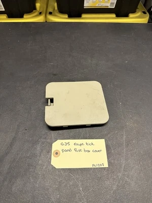 Infiniti G35 2003-2007 cupé panel de retroceso cubierta de fusibles OEM  Foto 1 de 2