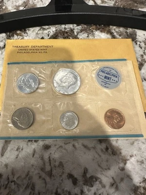 1964 US 5 Coin Set 90% Silver Coins and Envelope Philadelphia Mint - Image 1 of 2