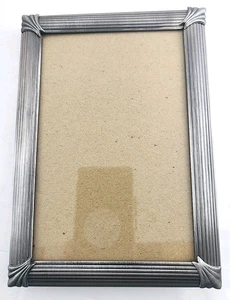 Pewter Silver Picture Frame with Ribbed Sides and Scalloped Corners 5x7 - Picture 1 of 10