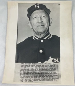 MLB 1959 02/25 AP WirePhoto-Max Bishop, Philadelphia Athletics - Picture 1 of 1