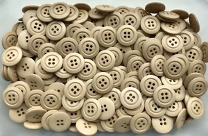21mm 34L Beige Natural Dark Warm Cream 4 Hole Coat Jacket Button Buttons (Y169) - Foto 1 di 1