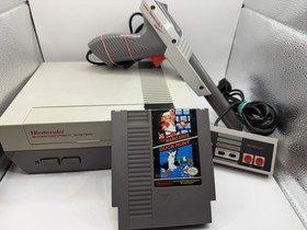 Nintendo NES Console W Controller, Zapper & Mario/Duck Hunt *Tested