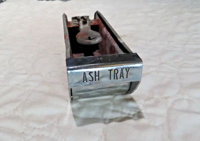 Conjunto de bandeja de cenizas Buick Special Super Dash 51-53 Foto 1 de 4