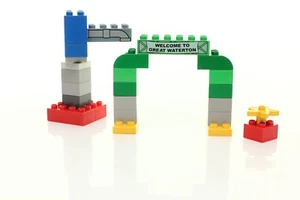 Lego DUPLO Train Thomas & Friends Set Water Tower and Train Station vintage rare - Picture 1 of 4