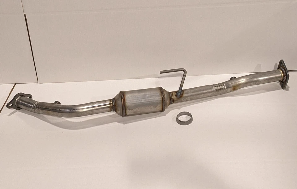 1995 1996 1997 Ford Ranger 2.3L L4 Catalytic Converter - Image 1 of 4