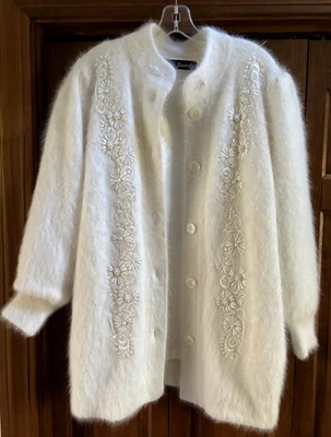 Precioso Suéter Esponjoso Lee Sands Angora Marfil Grande Foto 1 de 4