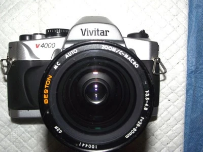 VIVITAR V4000 35MM FILM CAMERA WITH 28-80MM F3.5-4.8 MACRO ZOOM LENS, WORKS - Image 1 of 4