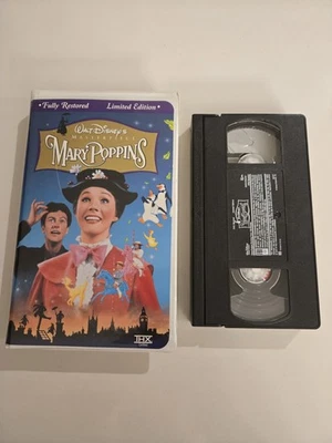 Mary Poppins (VHS White Clamshell Case) Disney 1997 Movie Masterpiece Collection - Image 1 of 4