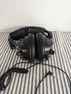 VTG RadioShack Full Size Closed Cup Stereo Headphones 20-516 H/S Tested - Picture 1 of 10