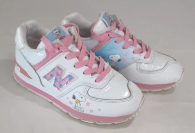 New Balance 574 Snoopy Peanuts Tenis Zapatos Niñas Talla 1 Charlie Marrón Rosa Foto 1 de 4